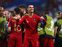 [ẢNH] Ronaldo thăng hoa, Messi, Salah và Neymar đều 