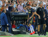 [ẢNH] Hài hước hình ảnh Ronaldo nức nở khóc như trẻ con khi nhận thẻ đỏ