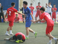 [ẢNH] Hạ trường Chuyên Nguyễn Huệ, THPT Ngô Sỹ Liên viết tiếp chuyện cổ tích