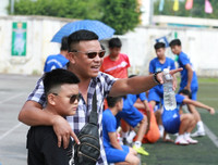 [ẢNH] Những khoảnh khắc độc đáo và đáng yêu ở giải bóng đá học sinh Hà Nội