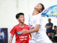 [ẢNH] Những khoảnh khắc độc đáo và đáng yêu ở giải bóng đá học sinh Hà Nội