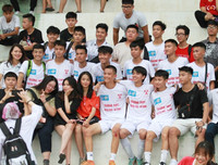 [ẢNH] Những khoảnh khắc độc đáo và đáng yêu ở giải bóng đá học sinh Hà Nội