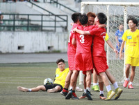 [ẢNH] Những khoảnh khắc độc đáo và đáng yêu ở giải bóng đá học sinh Hà Nội