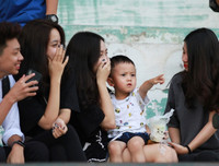 [ẢNH] Những khoảnh khắc độc đáo và đáng yêu ở giải bóng đá học sinh Hà Nội