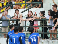 [ẢNH] Những khoảnh khắc độc đáo và đáng yêu ở giải bóng đá học sinh Hà Nội