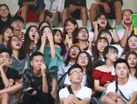 [ẢNH] Những khoảnh khắc độc đáo và đáng yêu ở giải bóng đá học sinh Hà Nội