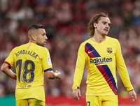 [ẢNH] Tân binh Barca ôm mặt thất vọng khi thua đau trận mở màn La Liga