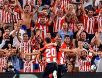 [ẢNH] Tân binh Barca ôm mặt thất vọng khi thua đau trận mở màn La Liga