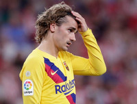 [ẢNH] Tân binh Barca ôm mặt thất vọng khi thua đau trận mở màn La Liga