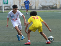 [ẢNH] Cầu thủ THPT Kim Liên bật khóc sau trận thua trước trường Vân Tảo