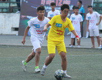 [ẢNH] Cầu thủ THPT Kim Liên bật khóc sau trận thua trước trường Vân Tảo