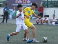 [ẢNH] Cầu thủ THPT Kim Liên bật khóc sau trận thua trước trường Vân Tảo