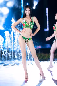 Lộ diện Top 5 người đẹp mặc áo tắm đẹp nhất 