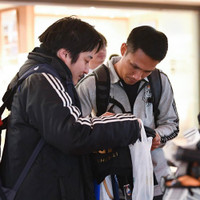 [ẢNH] Xuân Trường lặng lẽ dưới mưa ở Tokyo, chuẩn bị đá Champions League