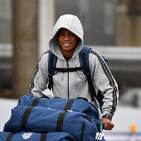 [ẢNH] Xuân Trường lặng lẽ dưới mưa ở Tokyo, chuẩn bị đá Champions League