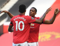 [ẢNH] Pogba và Martial đã chơi hay thế nào trong đại thắng của M.U?