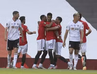 [ẢNH] Pogba và Martial đã chơi hay thế nào trong đại thắng của M.U?