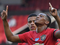 [ẢNH] Pogba và Martial đã chơi hay thế nào trong đại thắng của M.U?