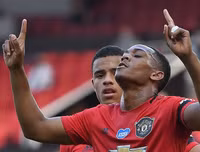 [ẢNH] Pogba và Martial đã chơi hay thế nào trong đại thắng của M.U?