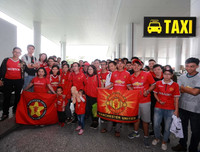 Chùm ảnh Giggs và Scholes đến Hà Nội trong sự chào đón nồng nhiệt của fan M.U
