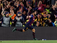 [ẢNH] Suarez ăn mừng phấn khích khi ghi bàn vào lưới đội bóng cũ Liverpool