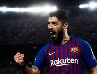 [ẢNH] Suarez ăn mừng phấn khích khi ghi bàn vào lưới đội bóng cũ Liverpool