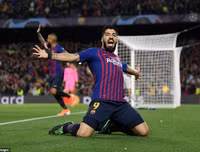 [ẢNH] Suarez ăn mừng phấn khích khi ghi bàn vào lưới đội bóng cũ Liverpool