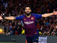 [ẢNH] Suarez ăn mừng phấn khích khi ghi bàn vào lưới đội bóng cũ Liverpool