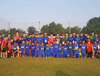 [ẢNH] Xuân Trường trở lại trong lần đầu tiên Việt Nam được tập trên một sân 