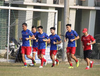 [ẢNH] Xuân Trường trở lại trong lần đầu tiên Việt Nam được tập trên một sân 