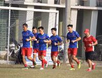 [ẢNH] Xuân Trường trở lại trong lần đầu tiên Việt Nam được tập trên một sân 