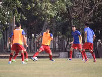 [ẢNH] Xuân Trường trở lại trong lần đầu tiên Việt Nam được tập trên một sân 