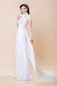 Yến Vy bất ngờ xuất hiện sau hơn 10 năm biến mất khỏi showbiz Việt