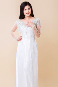 Yến Vy bất ngờ xuất hiện sau hơn 10 năm biến mất khỏi showbiz Việt