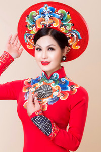 Yến Vy bất ngờ xuất hiện sau hơn 10 năm biến mất khỏi showbiz Việt