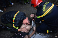 [ẢNH] Những khoảnh khắc xúc động về các chiến sỹ cảnh sát PCCC và Cứu nạn cứu hộ