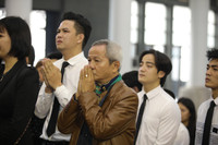 [ẢNH] Nghệ sỹ Việt thương tiếc đưa tiễn NSND Anh Tú về nơi yên giấc ngàn thu