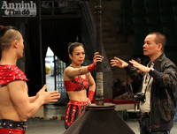 Hình ảnh hậu trường ít thấy của nghệ sỹ xiếc trước giờ sân khấu sáng đèn