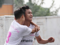 [ẢNH] Đánh bại cựu Á quân, THPT Nguyễn Bỉnh Khiêm đặt một chân vào vòng 1/16