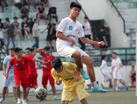 [ẢNH] Đánh bại cựu Á quân, THPT Nguyễn Bỉnh Khiêm đặt một chân vào vòng 1/16