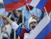 [ẢNH] CĐV xuống đường ăn mừng hoành tráng như tuyển Nga vừa vô địch thế giới