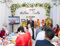 [ẢNH] Cặp đôi người Việt ở Đức làm lễ 