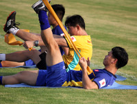 [ẢNH] Thiếu nửa đội hình, thầy Park xếp thủ môn Văn Lâm đá đối kháng