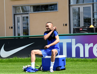 [ẢNH] Tân binh Hakim Ziyech hớn hở tập buổi đầu cùng Chelsea