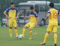 [ẢNH] Công Phượng, Văn Hậu dự bị ở châu Âu: Không phải vấn đề với thầy Park!