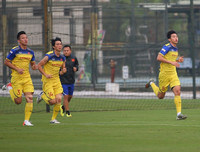 [ẢNH] Công Phượng, Văn Hậu dự bị ở châu Âu: Không phải vấn đề với thầy Park!