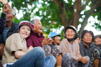 Lý Nhã Kỳ giản dị trong chuyến từ thiện ở Khánh Hòa