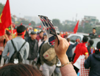 [ẢNH] Loạn giá vé chợ 