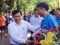 Bộ trưởng VH-TT&DL ấn tượng với không khí tại 