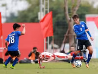 Giggs và Scholes thích thú xem đội trẻ PVF đánh bại mầm non giải Ngoại hạng Anh